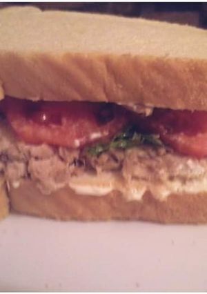 Una foto de Sándwich de atún