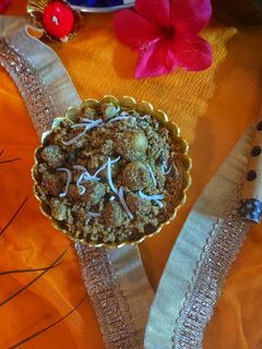 ड्राई फ्रूट्स धनिया की पंजीरी(dry fruits dhaniya ki panjiru recipe in hindi) रेसिपी मुख्य फोटो