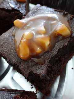 A picture of Chocolate Chip Brownies with Cashew Salted Caramel.