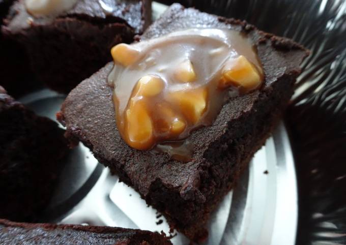 Chocolate Chip Brownies with Cashew Salted Caramel