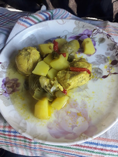 Una foto de Guiso de pechuga de pollo con patatas y alcachofa