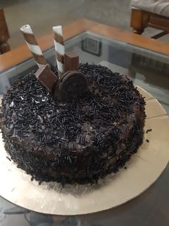 चॉकलेट ट्रफल केक (chocolate truffle cake recipe in Hindi) रेसिपी मुख्य फोटो