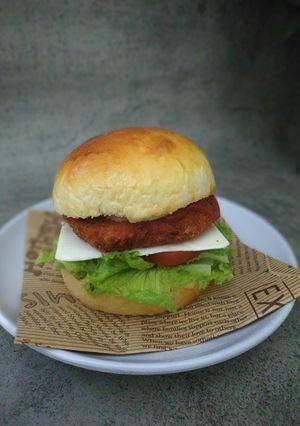 Foto resep Chicken burger / homemade burger bun / roti burger