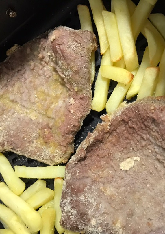 Una foto de Ternera empanada en freidora de aire - airFryer