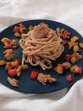 Spaghetti scanalati con tonno e peperoni