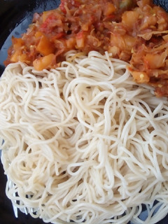 A picture of Spaghetti with Irish n mince meat sauce.
