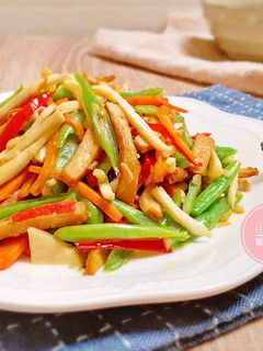 蒜香炒五絲 的食譜成品照片