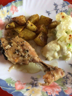Una foto de Pollo mediterráneo al limón