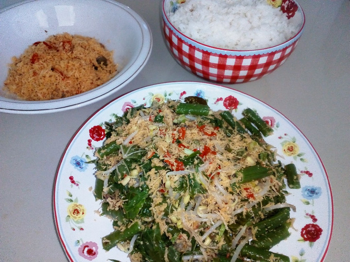 Langkah Mudah untuk Menyiapkan 276.Urap Sangrai Daun Singkong Anti Gagal