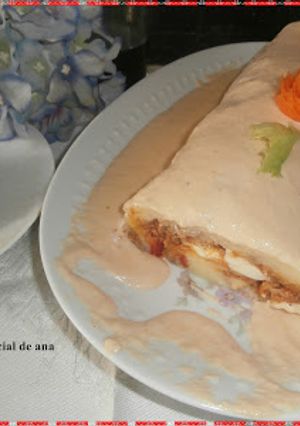Una foto de Pastel de carne con salsa de charlota y jengibre