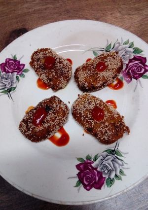 A picture of Leftover cooked vermicelli cutlets.