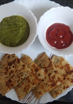 પનીર ચીઝ ચીલી પરાઠા રેસીપી મુખ્ય ફોટો