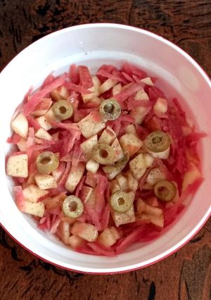 A picture of Carrot and apple salad 🥗.