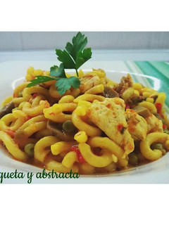 Una foto de Fideuá de pollo y verduras (Thermomix)