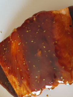 Una foto de Salmón con salsa teriyaki
