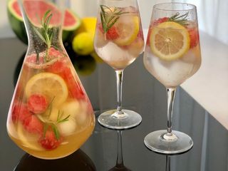 Sangria blanche au melon et pastèque