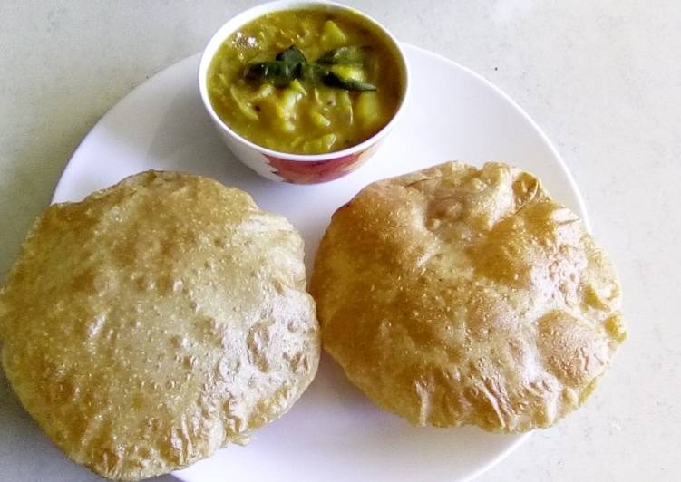 Wheat poori with potato masala