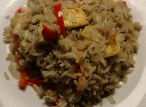 Una foto de Arroz Chaufa (arroz peruano)
