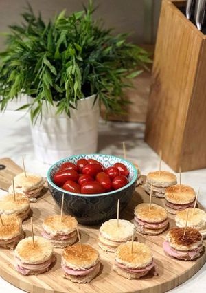 Une photo de Mini sandwich Jambon/fromage