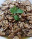 Xampinyons amb picada i vi blanc