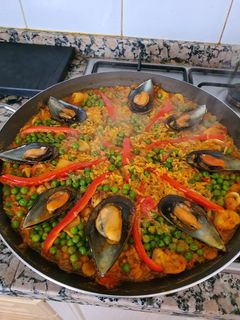 Una foto de Paella de marisco