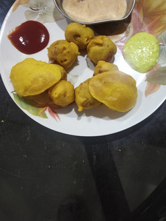 બટેટા વડા (Bateta Vada Recipe In Gujarati) રેસીપી મુખ્ય ફોટો
