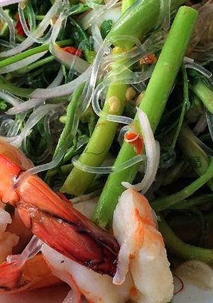 รูปของ ยำผักกระเฉดกุ้งสด