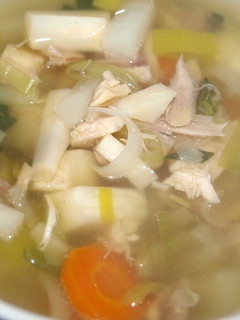 Una foto de Caldo de pollo casero