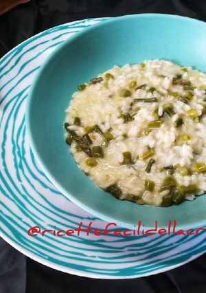 A picture of Risotto with Asparagus and Gorgonzola.