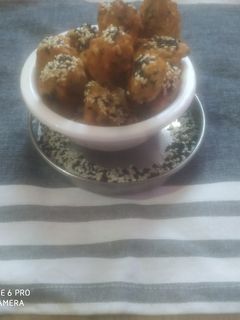 उडीद वडा उत्तराखण्डी (udid vada uttarakhandi recipe in marathi) रेसिपी चे मुख्य फोटो 