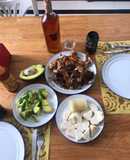 Alitas y costilla de res con salsa BQ