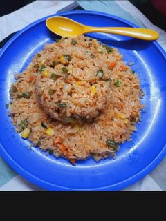 शेजवान फ्राईड राईस (schezwan Fried Rice recipe in marathi) रेसिपी चे मुख्य फोटो