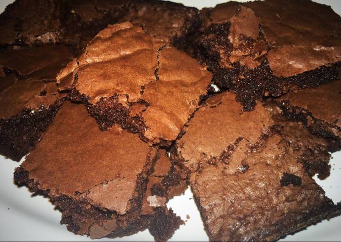 Brownies de chocolate fáciles, ricos y rápidos (Nesquik) Receta de Recetas  fáciles con Sol - Cookpad