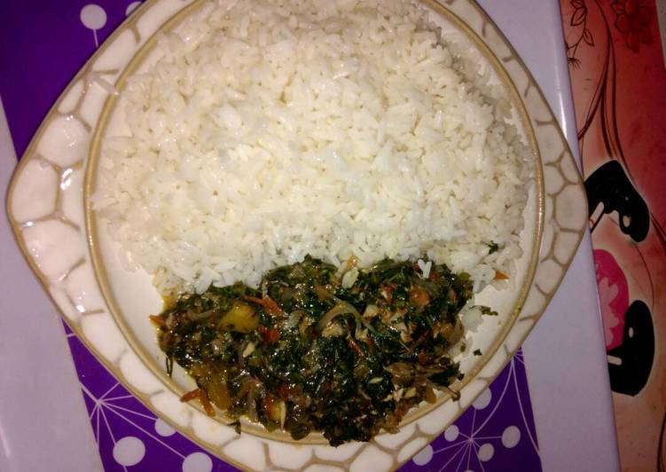 White rice with vegetable sauce