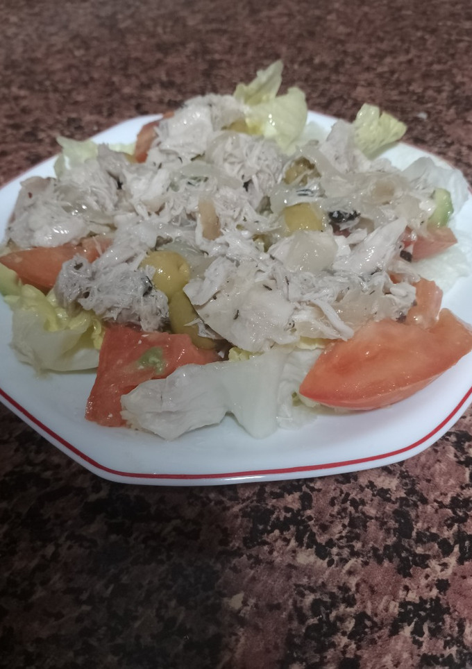 Una foto de Ensalada de Pollo escabechado