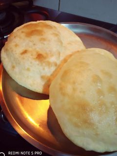 भटूरा (Bhatura recipe in hindi) रेसिपी मुख्य फोटो