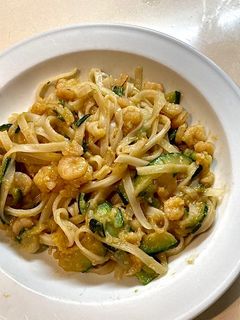 Una foto de Noodles de arroz estilo japonés