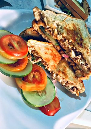 A picture of Tuna sandwich.