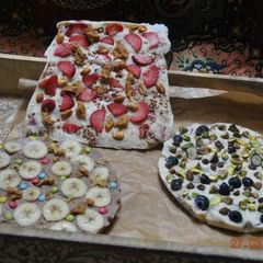 A picture of Frozen Yogurt  ماست یخ زده.