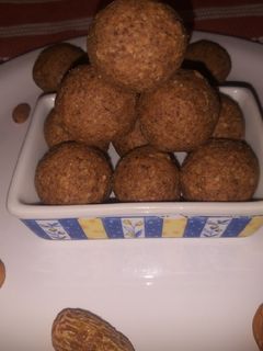 डिंकाचे लाडू (dinkache laddu recipe in marathi) रेसिपी चे मुख्य फोटो