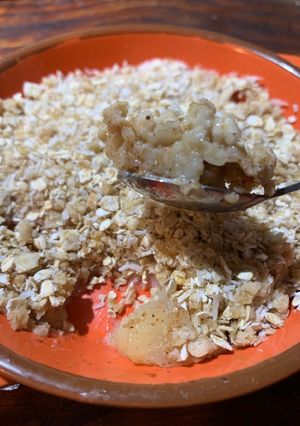 Una foto de Crumble saludable de peras o manzana