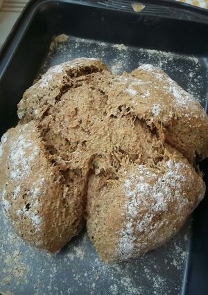 Teljes kiőrlésű metélőhagymás kenyér recept fotója