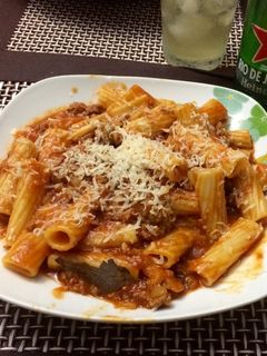 Una foto de Rigatoni en Salsa de Carne