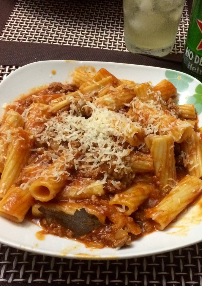 Una foto de Rigatoni en Salsa de Carne