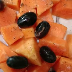 A picture of Papaya Grapes Chaat.