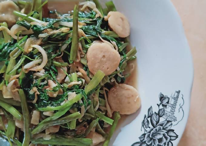 Cara Membuat Resep Tumis Kangkung Bakso