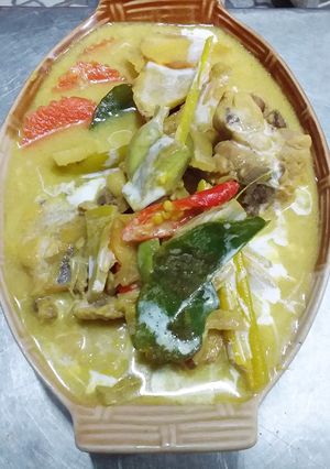 รูปของ ไก่ต้มกะทิข่าอ่อนใส่สะตอ