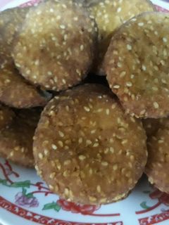 صورة لوصفة اقراص السمسم المسكرة
