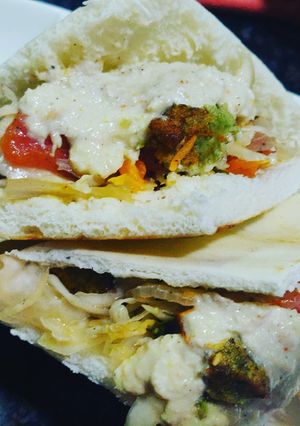 A picture of Falafal sandwich.
