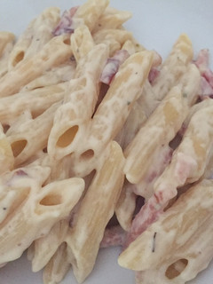 Una foto de Macarrones carbonara